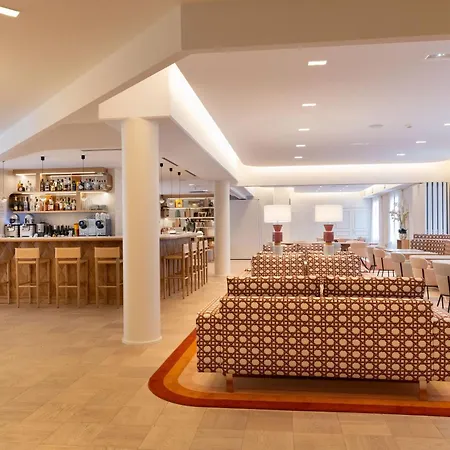 普莱西斯大酒店 勒普莱西-罗班松