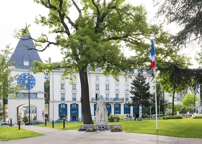 普莱西斯大酒店 勒普莱西-罗班松