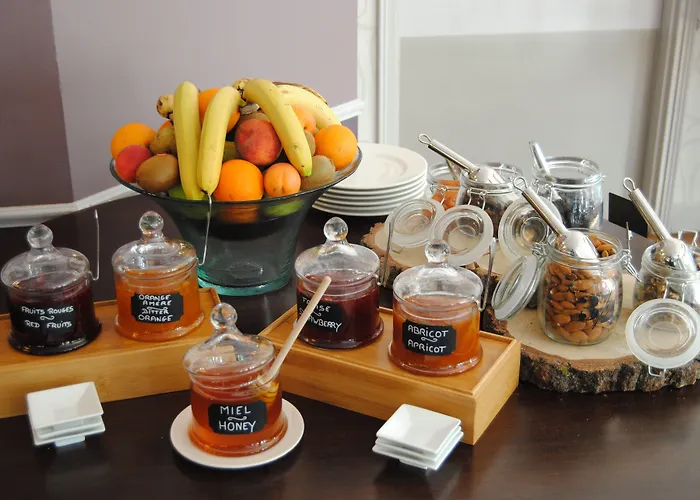 Hotel Grand Le Plessis-Robinson