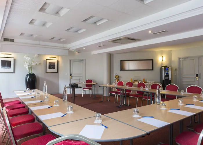 普莱西斯大酒店 4*