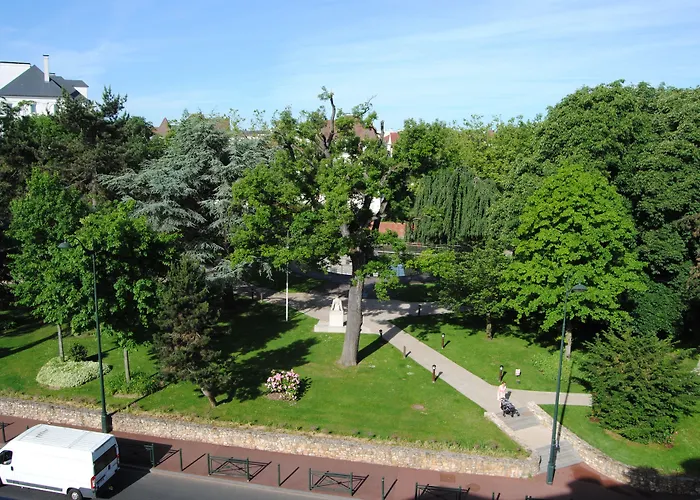 普莱西斯大酒店 勒普莱西-罗班松