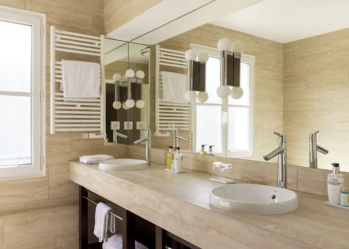 普莱西斯大酒店 4* 勒普莱西-罗班松