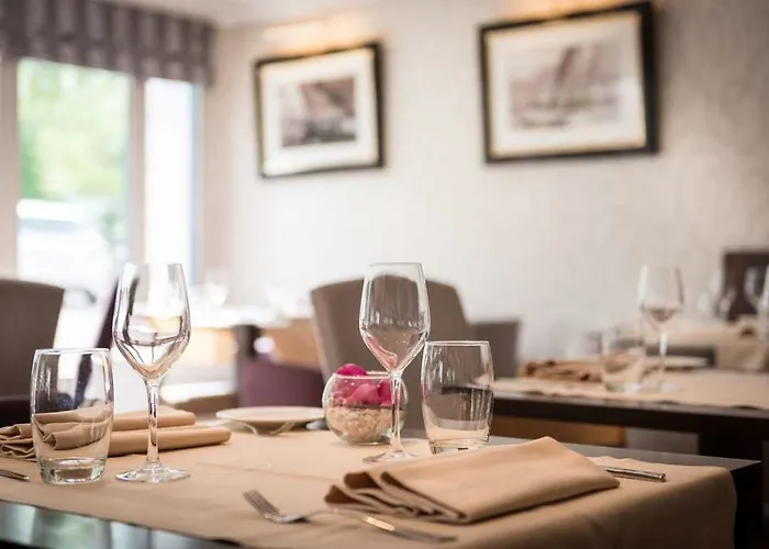 普莱西斯大酒店 4* 勒普莱西-罗班松